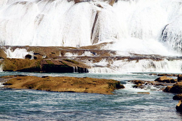 huangguoshu waterfall