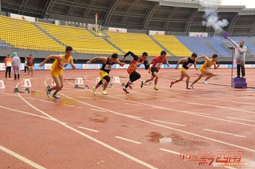 Athletes warming up in Xingyi