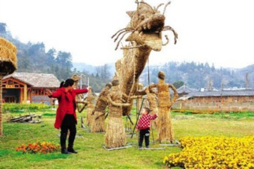 Zodiac animals come to life at Guiding straw art festival