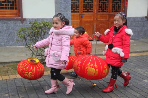 Guizhou relocated residents celebrate New Year