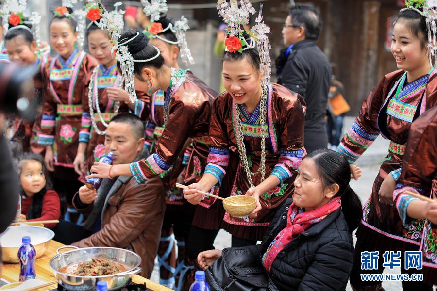 Long table set for unusual hotpot feast in Guizhou
