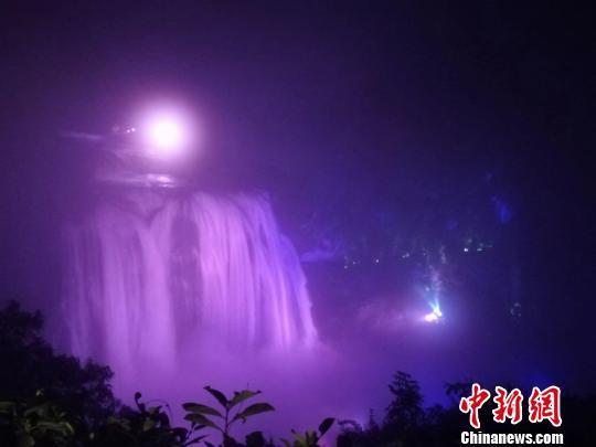 Guizhou tourism income surges to 710 billion yuan