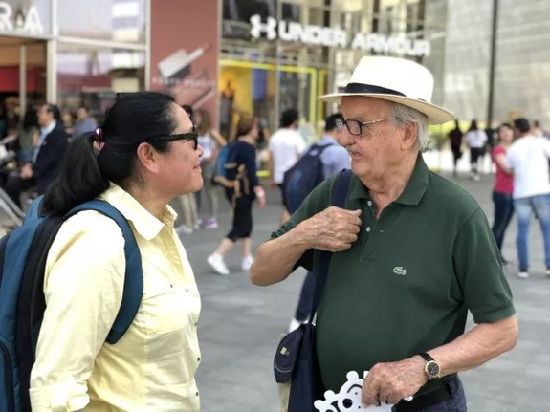 Dong chorus impress people in Milan