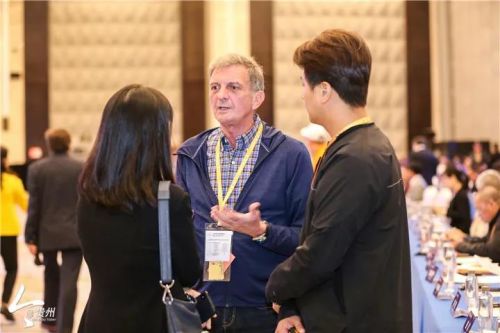 Mountain tourism meets with new tech in Guiyang