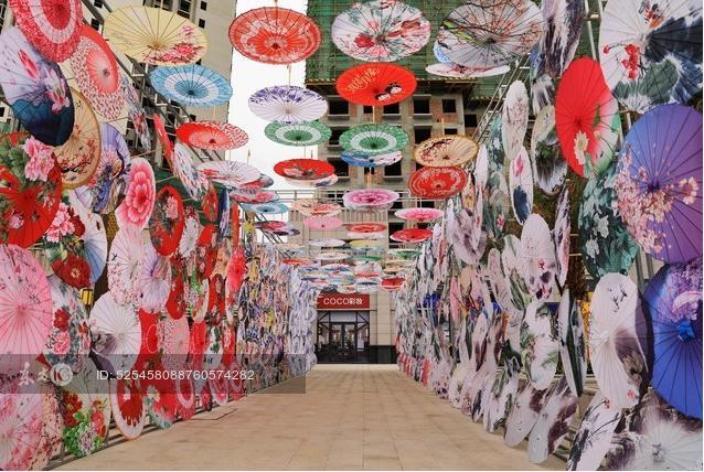 Shiqian to hold oil paper umbrella show