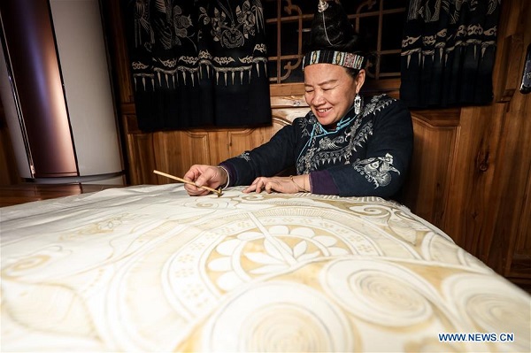 Pic story of inheritor of batik of Miao ethnic group