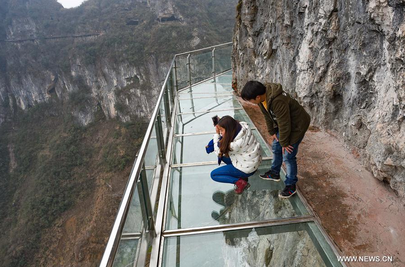 SW China's glass skywalk to open to public in May