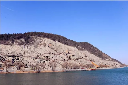 Majestic winter scenery at Longmen Grottoes