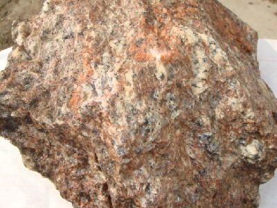 Three high-aluminous stones in Nanyang