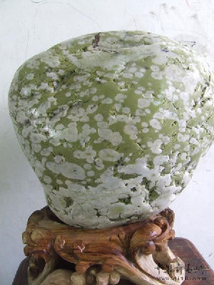 Ru Stone (Plum Blossom Jade)