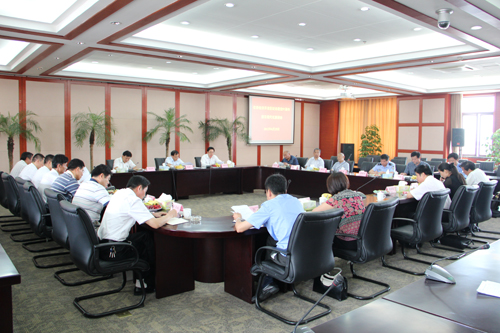 Huaqiao holds seminar of Party members