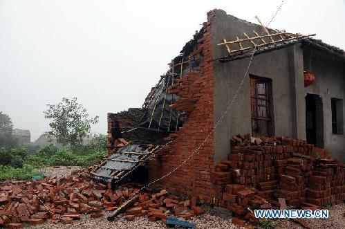 Tornado, rainstorm hammer China's Wuhan