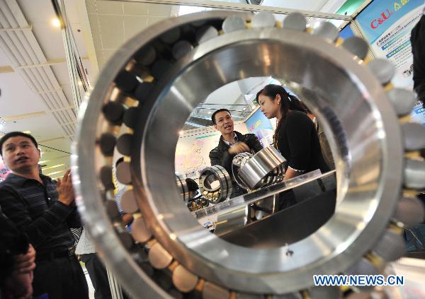 Int'l Machinery and Electronic Products Expo kicks off in Wuhan