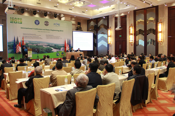 International energy experts attend academic conference