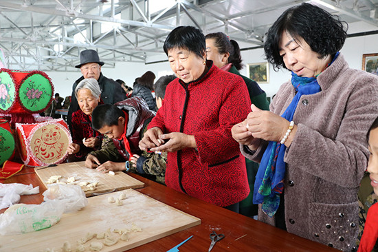 Students in Baotou embrace traditional culture