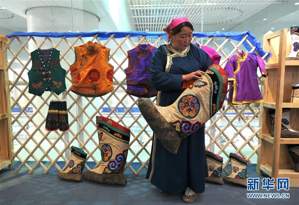 'Bringing you into colorful Hulunbuir' kicks off in Beijing