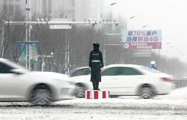 Snowstorms cause traffic disruptions across Inner Mongolia
