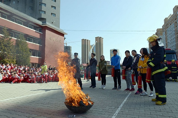 Firefighting education held at Hohhot school