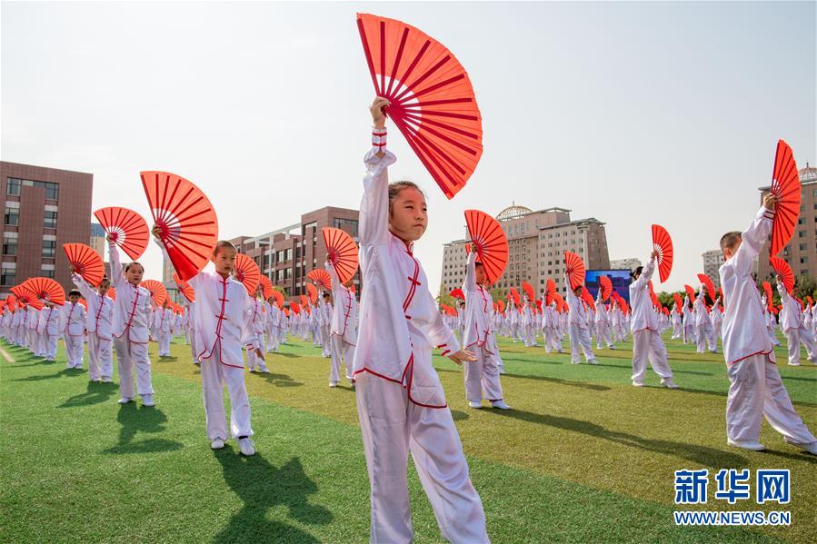 Youth carnival lightens up Inner Mongolia