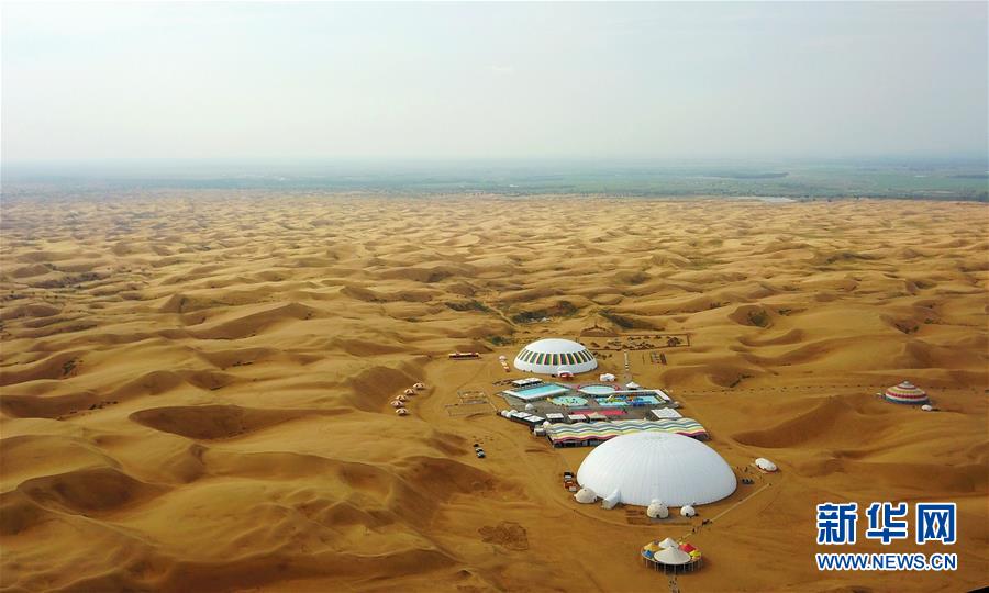 Desert resort brings tourists to Kubuqi
