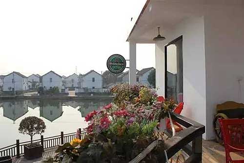 Get down to Liurudun village for a spring vacati