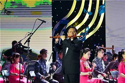 First bamboo flute festival completes in Bacheng