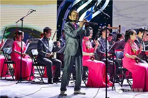First bamboo flute festival completes in Bacheng