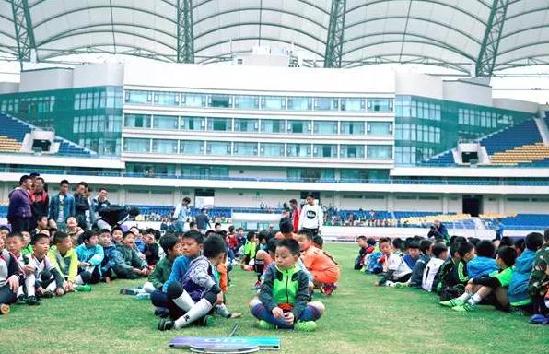 Sino-German youth football training camp kicks off in Kunshan