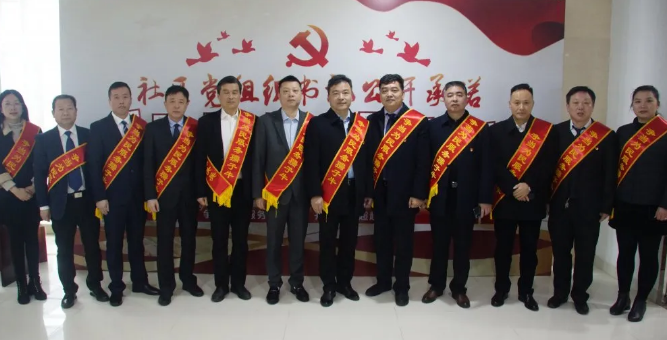 Xiaohai's leaders improve standard of living