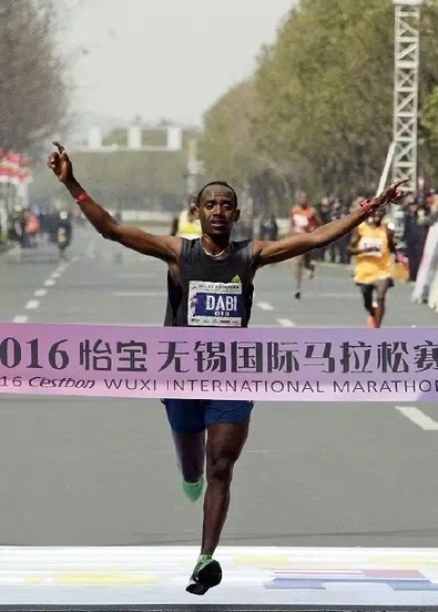 Record numbers as Wuxi marathon beamed around world