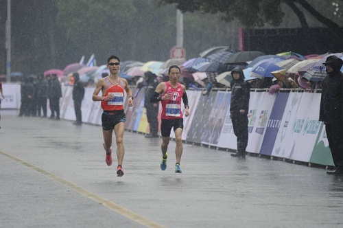 Chinese runners stand out at 2017 Wuxi Marathon