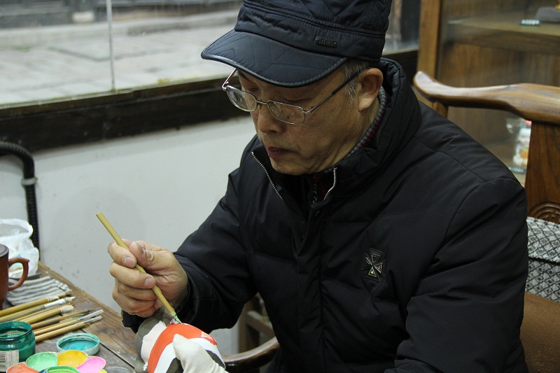 Cheng Jianzhong: inheritor of Huishan Clay Figurines