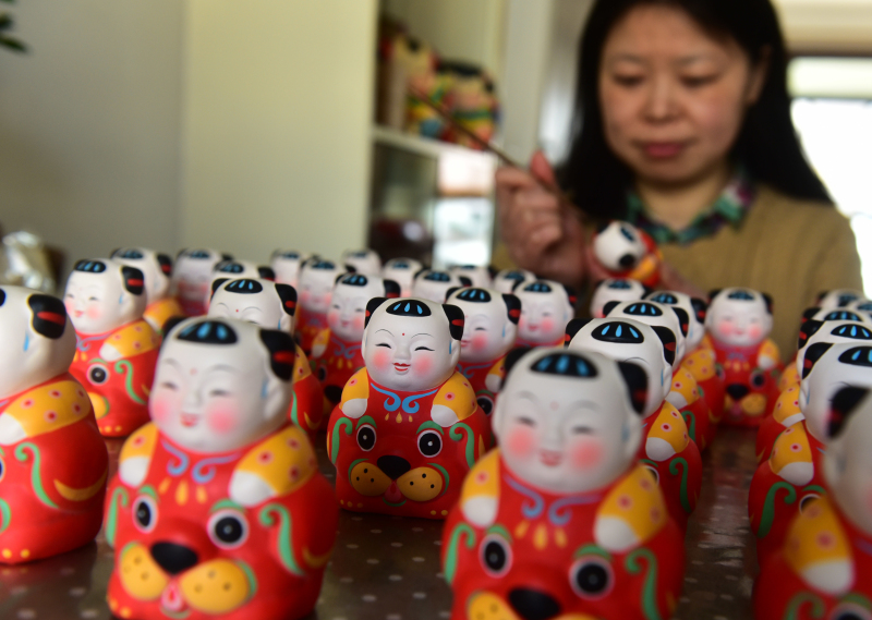 Traditional clay figurines welcome Chinese New Year
