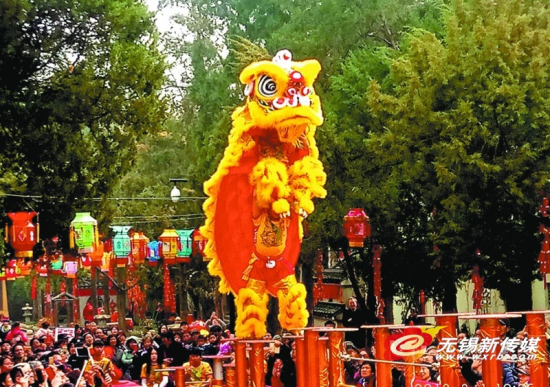 Lion dance in Xihui Park