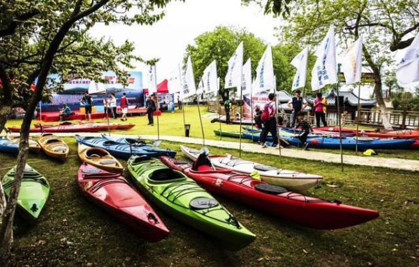 Wuxi holds kayaking competition