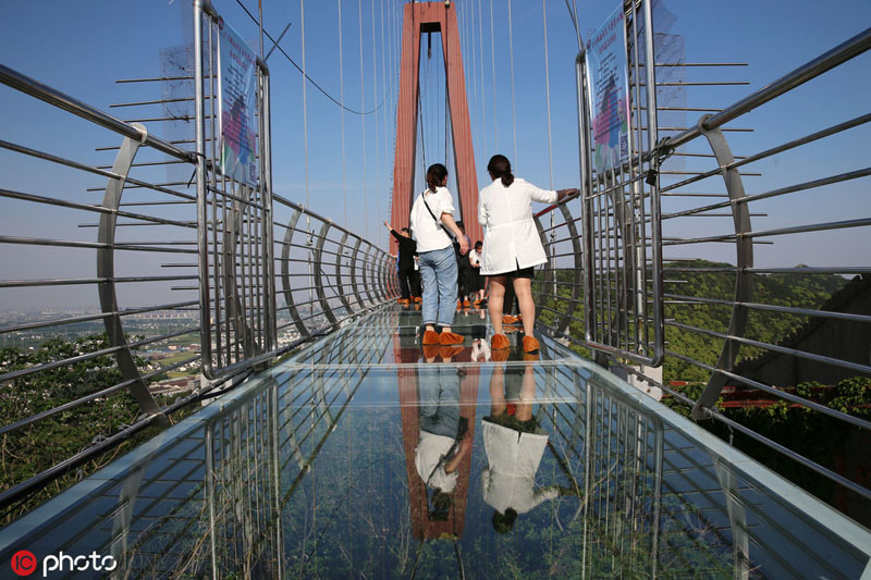 Breathtaking glass bridge in Wuxi