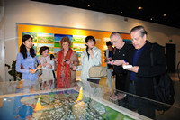 Foreign journalists in Zhangjiagang