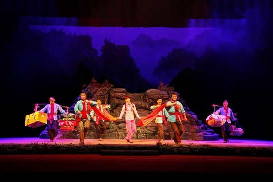 Shanghai Opera: <EM>Mountain Porter Wang Meiying</EM>