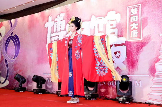 Tang traditional culture lights up the night in Zhangjiagang