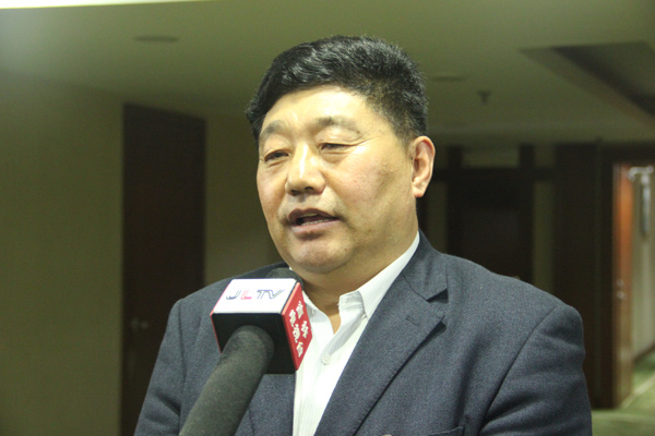 Zhang Xian: Developing e-business for better sales