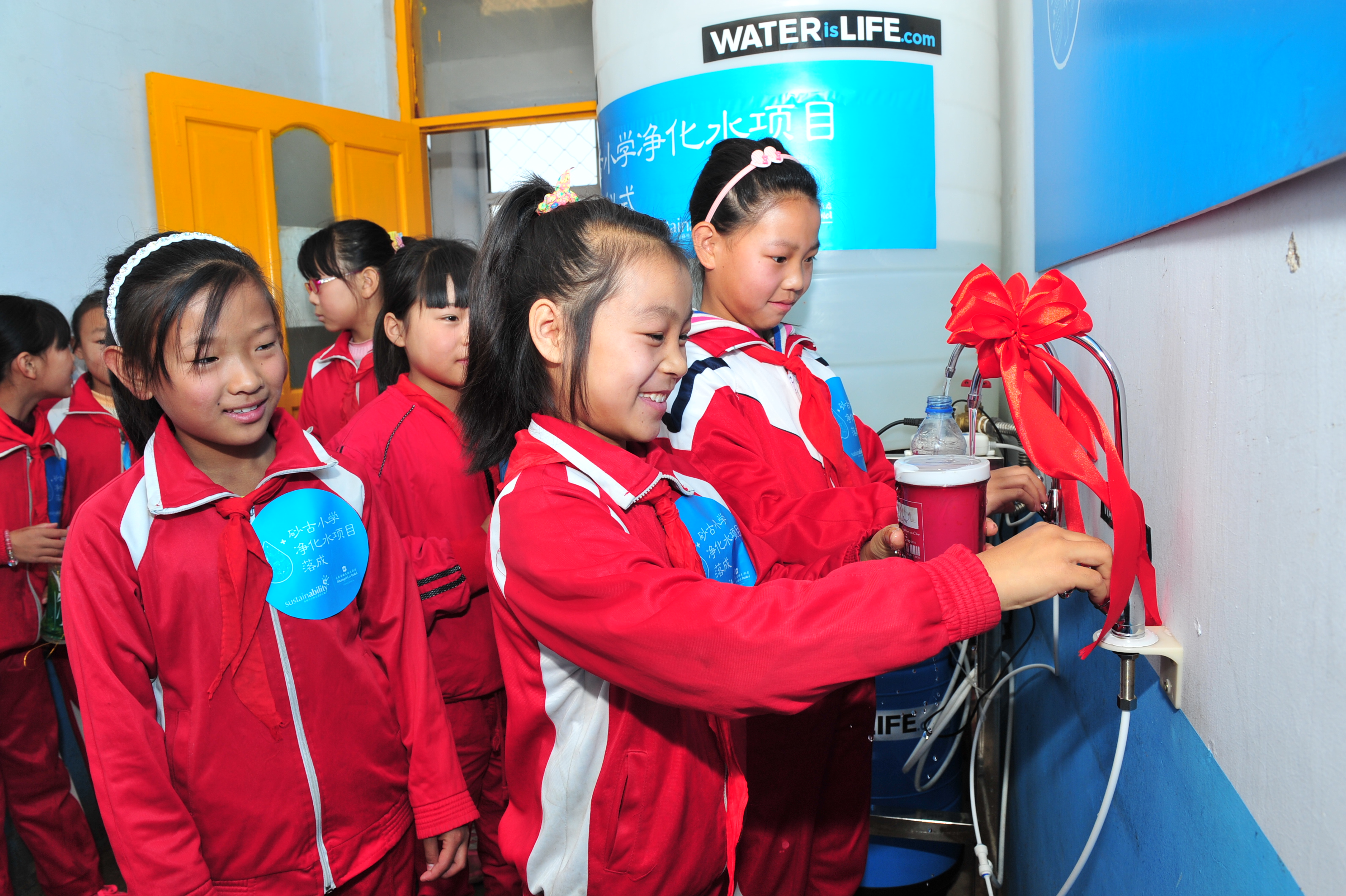 NE China hotel helps solve rural school's water problems