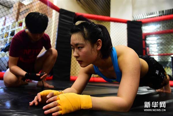 NE China female boxer preparing for her game