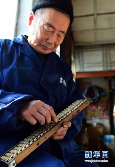 NE China man and his old-fashioned shop