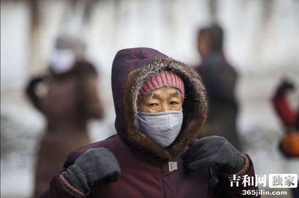 NE China women dance outside on a freezing-cold day