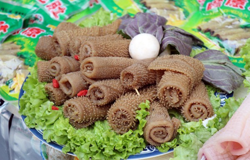 Shenyang treats visitors to hotpot
