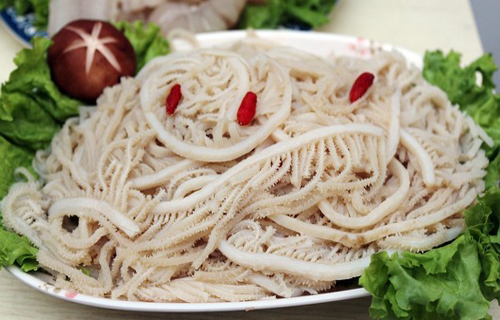 Shenyang treats visitors to hotpot