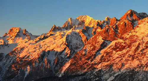 Jade Dragon Snow Mountain sees glacial recession