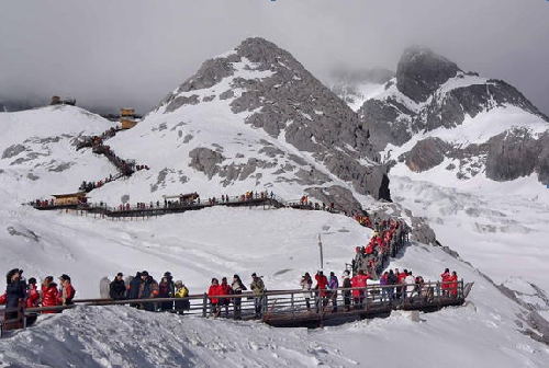 Jade Dragon Snow Mountain sees glacial recession