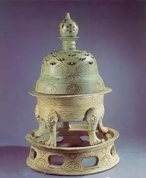 Celadon from the southern Yue Kiln