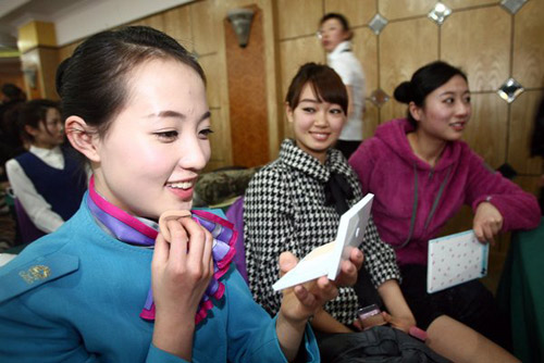 600 pretty girls compete to become stewardesses